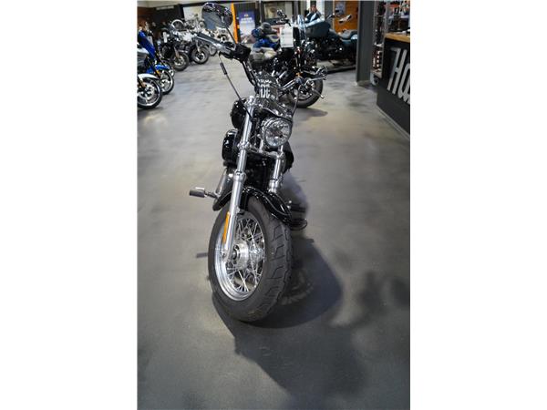 2015 Sportster 1200 Custom mit MILLER Auspuff mit Garantie XL1200C 35KW/48PS möglich