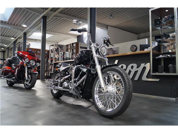 2021 Softail Standard KESS-TECH Auspuff - vorverlegte Fußrastenanlage Soziussitz FXST