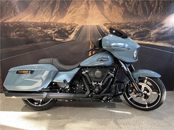 FLHX Street Glide 2024 Wilbers + J&H