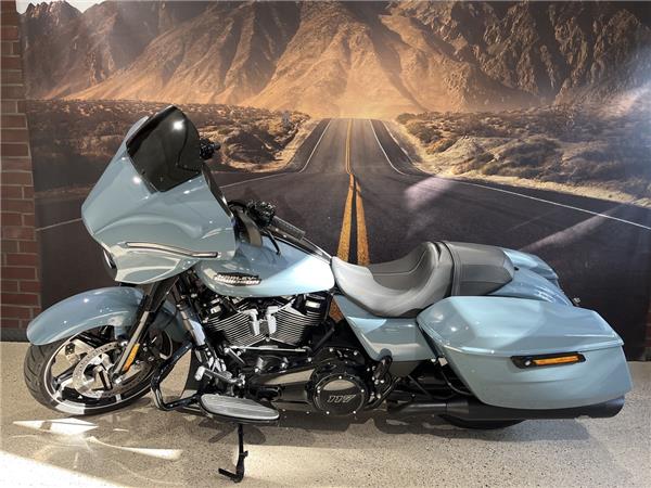 FLHX Street Glide 2024 Wilbers + J&H