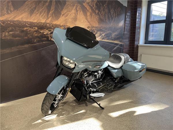 FLHX Street Glide 2024 Wilbers + J&H