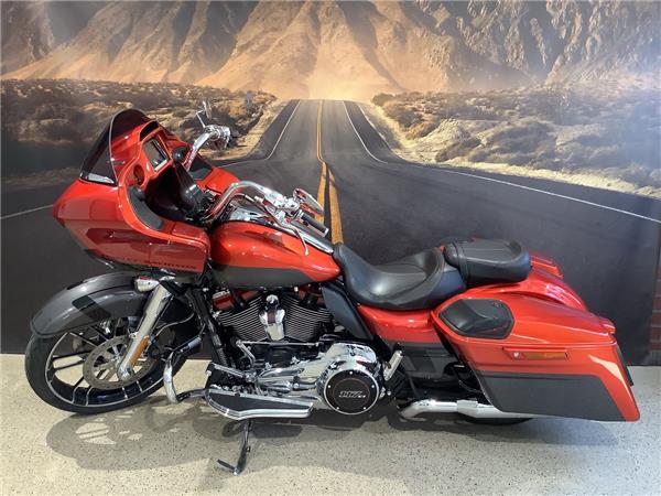 FLTRXSE CVO ROAD GLIDE J&H KLAPPENAUSPUFF