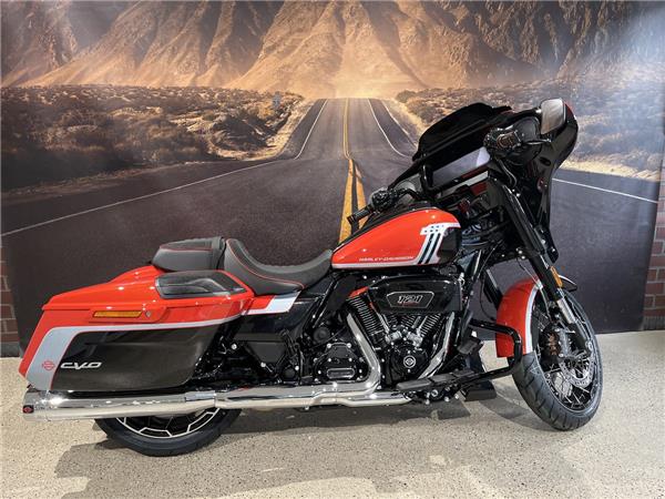 FLHXSE Street Glide CVO   (CVO ST OPTIK )