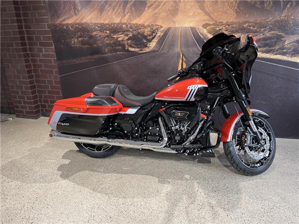 FLHXSE Street Glide CVO   (CVO ST OPTIK )