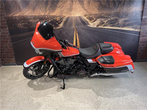 FLHXSE Street Glide CVO   (CVO ST OPTIK )