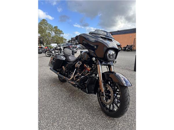 Harley-Davidson CVO FLHXSE - Street Glide Special