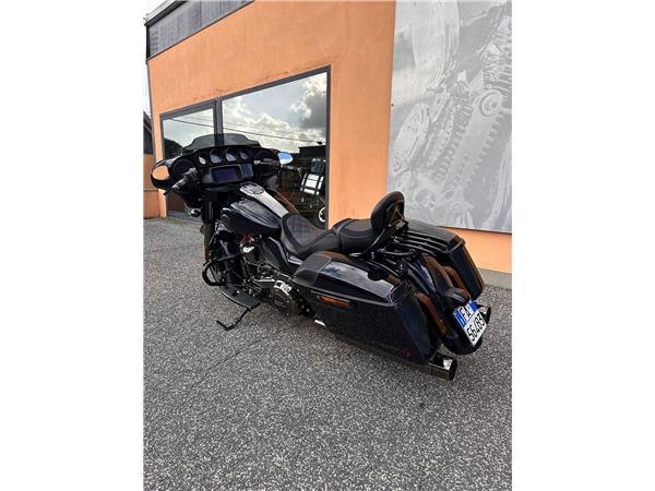 Harley-Davidson CVO FLHXSE - Street Glide Special