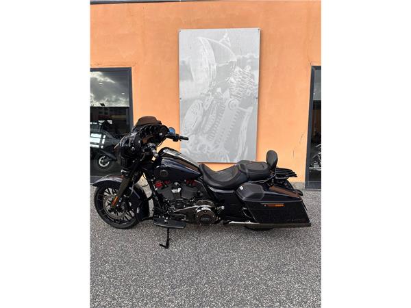 Harley-Davidson CVO FLHXSE - Street Glide Special