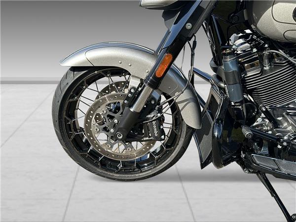 2023 HARLEY-DAVIDSON CVO FLHXSE Street Glide CVO 121