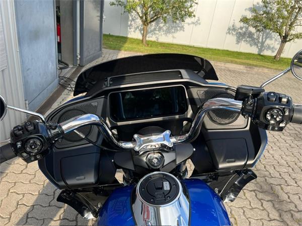 FLTRX Road Glide 