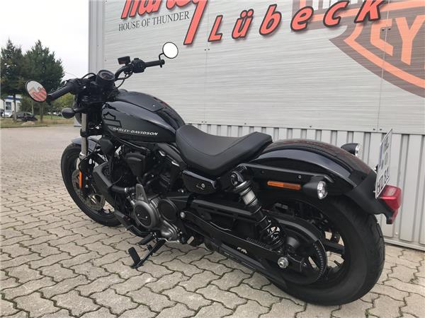 RH975 Nightster Black 