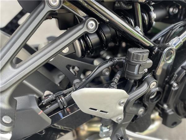 KAWASAKI Z900RS