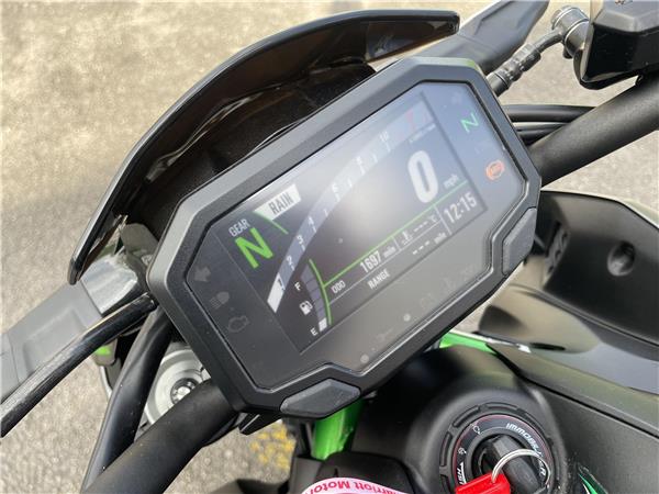 Z900