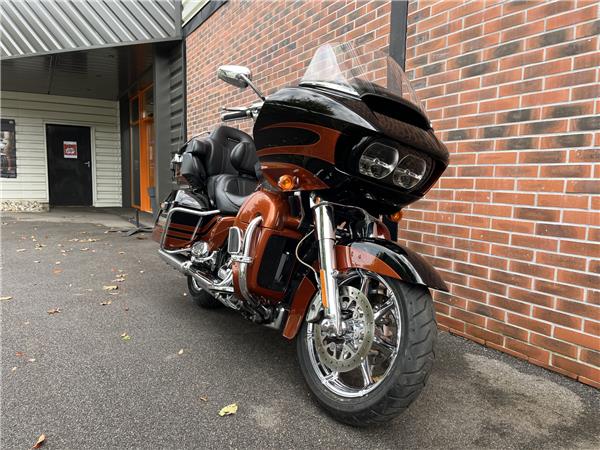 TOURING ROAD GLIDE 1800 ULTRA CVO