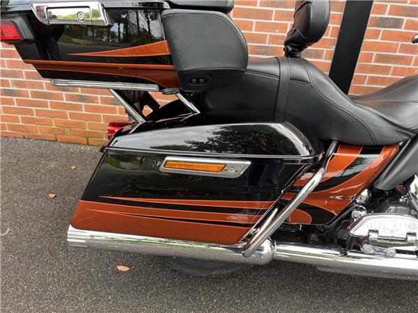 TOURING ROAD GLIDE 1800 ULTRA CVO