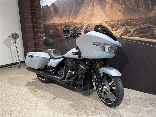 FLTRX Road Glide Custom WILBERS NIVOMAT