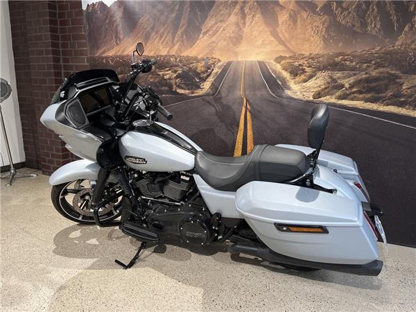 FLTRX Road Glide Custom WILBERS NIVOMAT