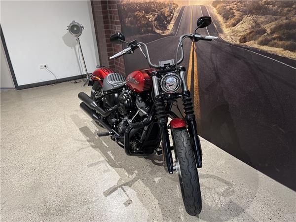 FXBB Softail Street Bob viel Zubehör