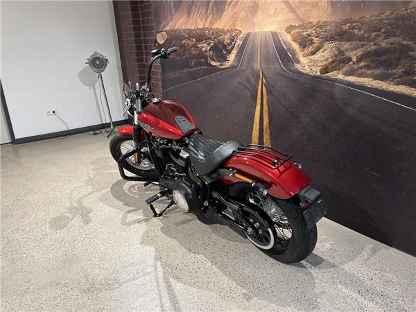 FXBB Softail Street Bob viel Zubehör