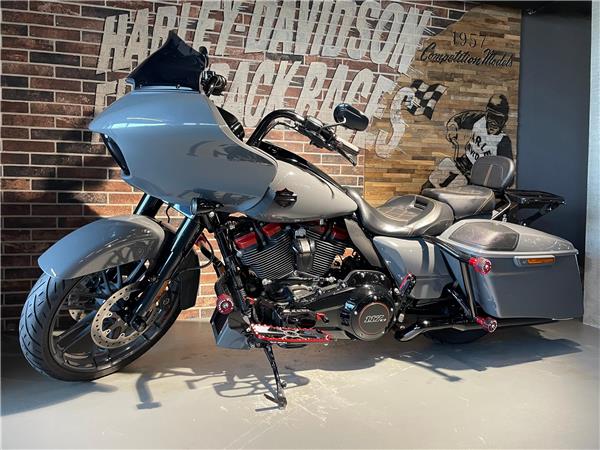 2018 HARLEY-DAVIDSON CVO FLTRXSE Road Glide Special 117 CVO