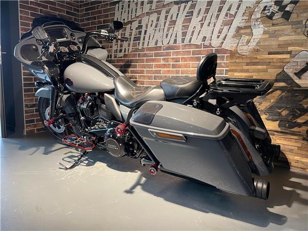 2018 HARLEY-DAVIDSON CVO FLTRXSE Road Glide Special 117 CVO