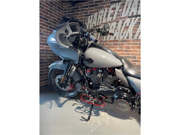 2018 HARLEY-DAVIDSON CVO FLTRXSE Road Glide Special 117 CVO