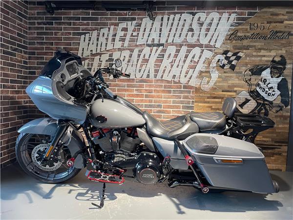 2018 HARLEY-DAVIDSON CVO FLTRXSE Road Glide Special 117 CVO