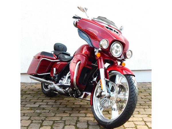 FLHXSE CVO STREET GLIDE 