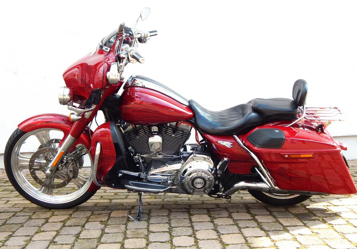 FLHXSE CVO STREET GLIDE 