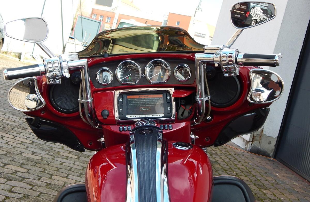FLHXSE CVO STREET GLIDE 