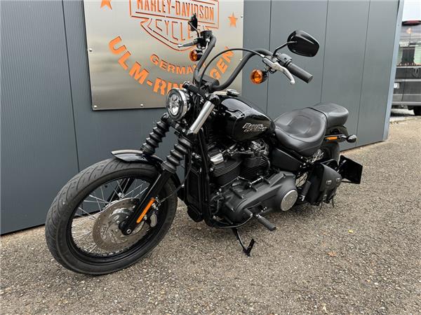 FXBB Street Bob mit Jekill & Hyde Auspuff