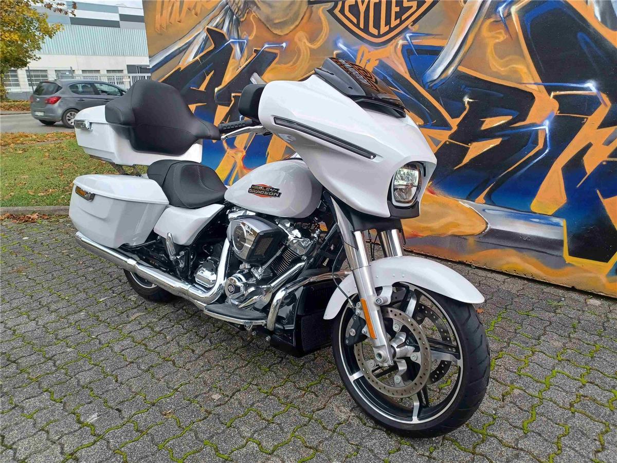 Touring FLHX Street Glide