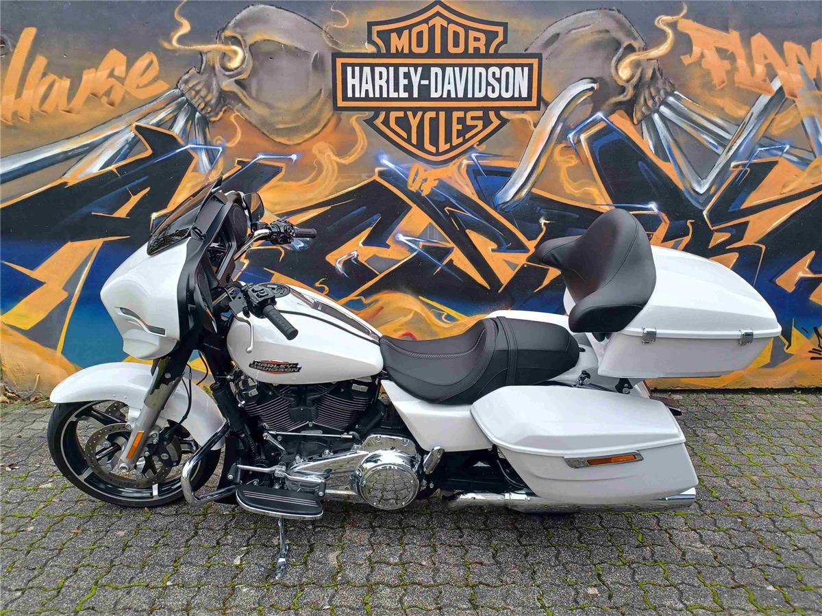 Touring FLHX Street Glide