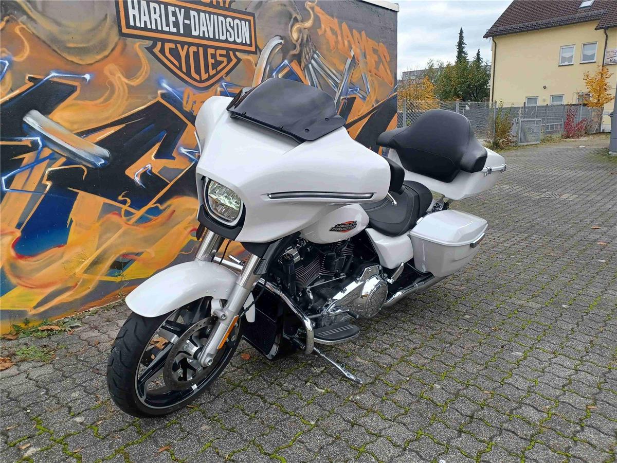 Touring FLHX Street Glide