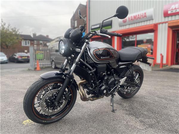 KAWASAKI Z650RS