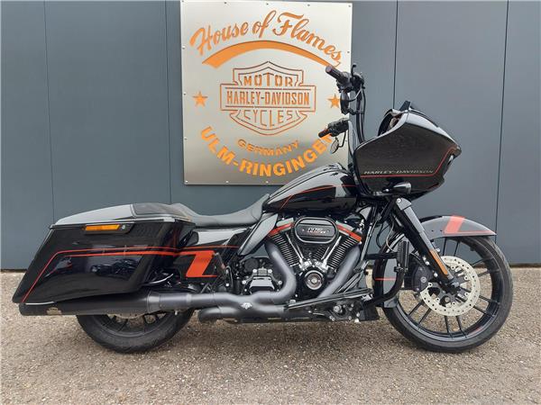 FLTRXSE CVO Road Glide mit Jekill & Hyde Auspuff