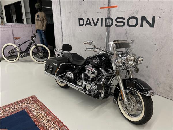 2011 HARLEY-DAVIDSON Touring FLHRC 1690 Road King Classic