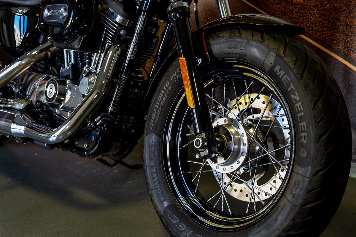 XL 1200 C Custom 