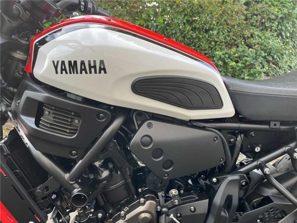 2022 Yamaha XSR 700 White