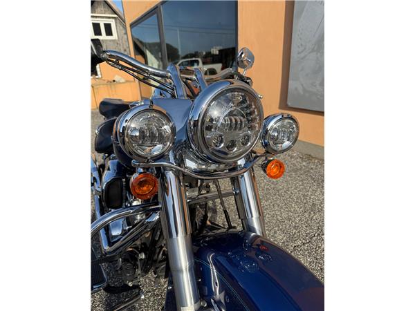 Harley-Davidson Softail FLSTN - Deluxe 