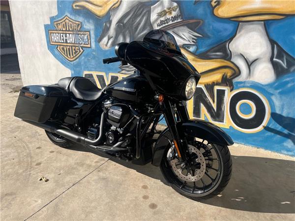 Harley-Davidson Street Glide Special