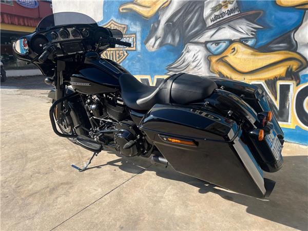 Harley-Davidson Street Glide Special