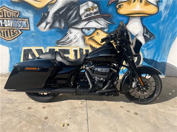 Harley-Davidson Street Glide Special