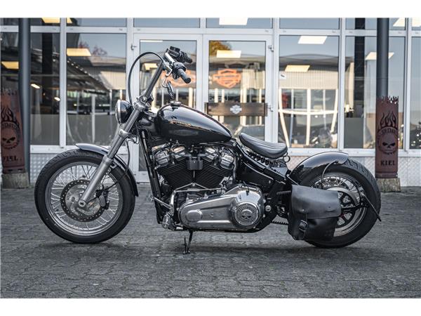 Harley-Davidson Kiel SOFTAIL STANDARD FXST Bobber-Umbau Jekill & Hyde