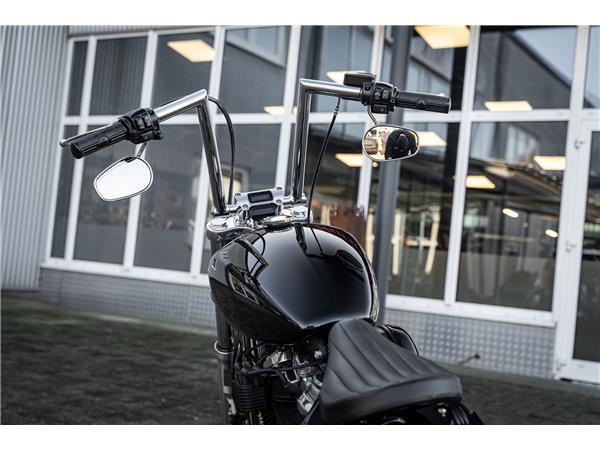 Harley-Davidson Kiel SOFTAIL STANDARD FXST Bobber-Umbau Jekill & Hyde