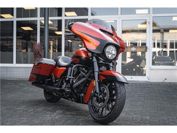 Harley-Davidson Kiel STREET GLIDE SPECIAL FLHXS 114 -JEKILL&HYDE-