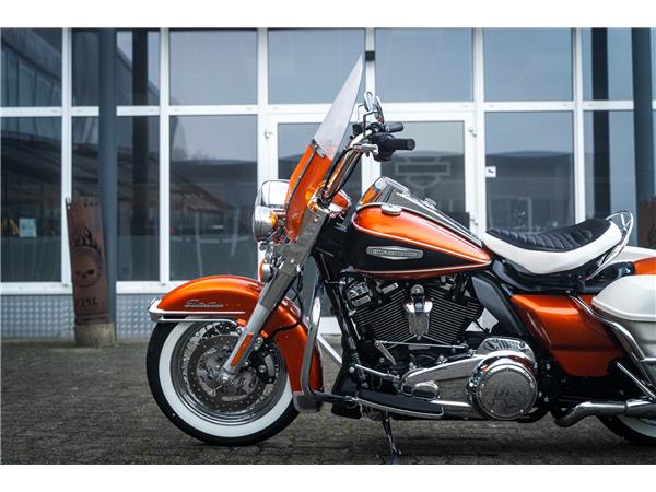 Harley-Davidson Electra Glide Highway King - Screaming Eagle -