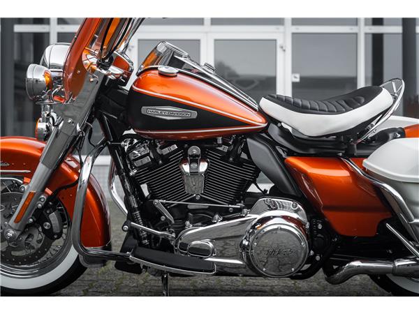 Harley-Davidson Electra Glide Highway King - Screaming Eagle -