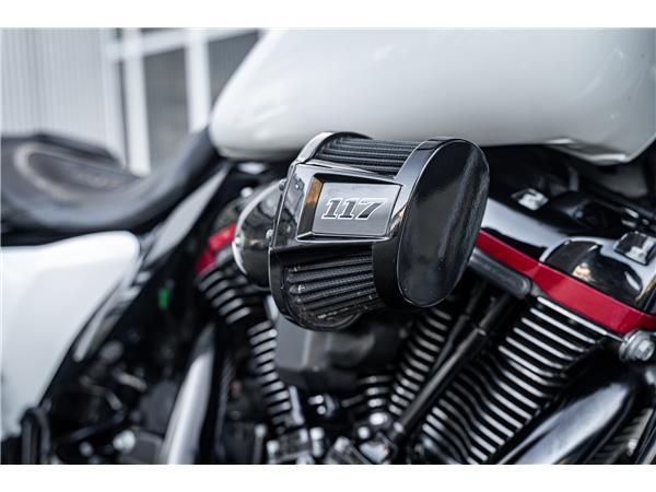 Harley-Davidson Kiel FLHXSE CVO Street Glide 117 - Kesstech -