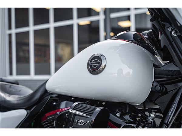 Harley-Davidson Kiel FLHXSE CVO Street Glide 117 - Kesstech -